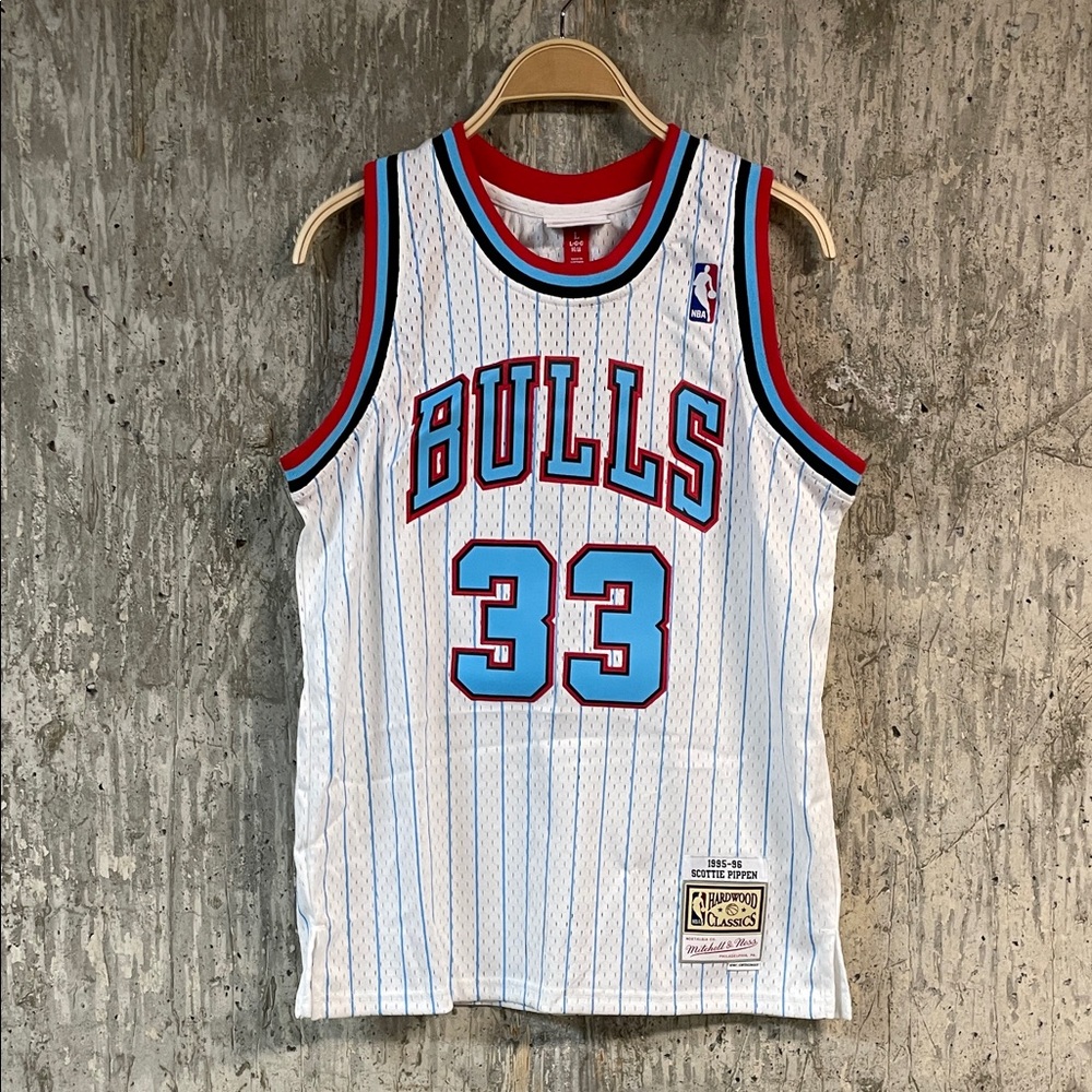 MITCHELL & NESS Men's Scottie Pippen White Chicago Bulls 1995-96 Jersey Size L
